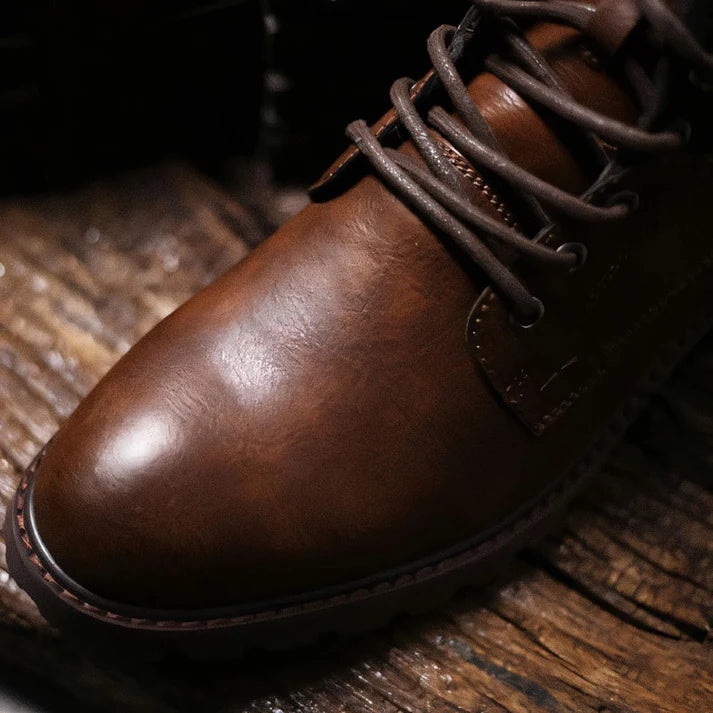 Bota Masculina em Couro Montvani MV283