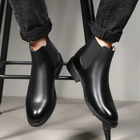 Bota Chelsea em Couro Masculina Montvani MV279